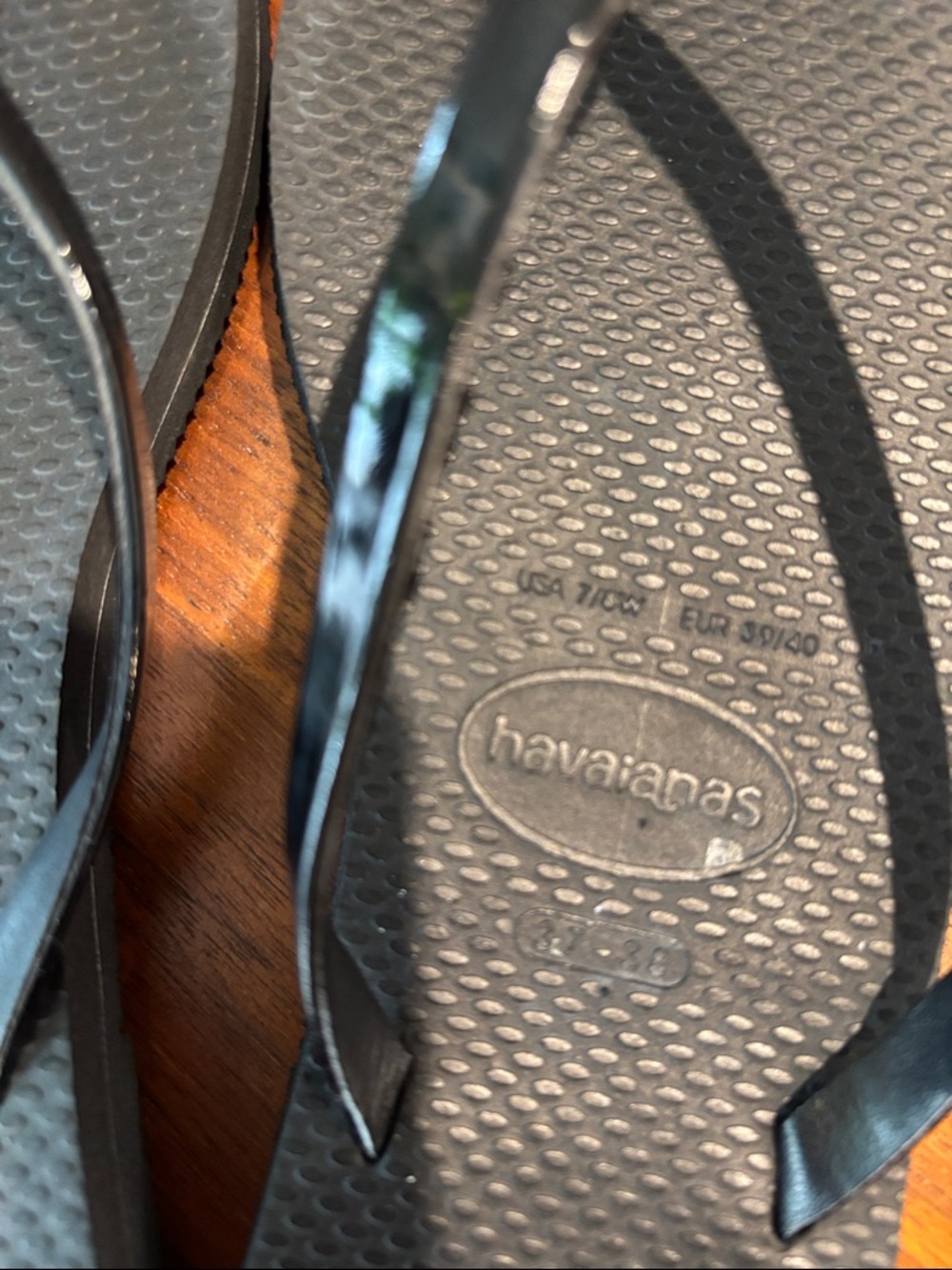 Havaianas Glossy Black Slim Flip Flops - Picture 3 of 4